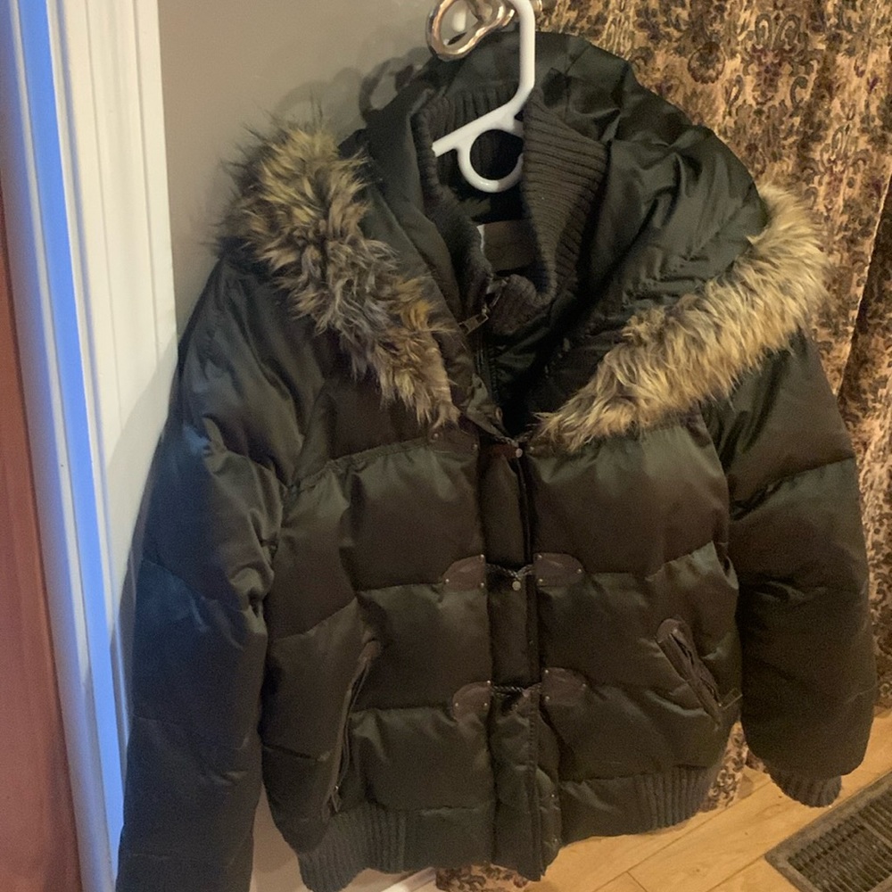 Never worn ski coat very warm!